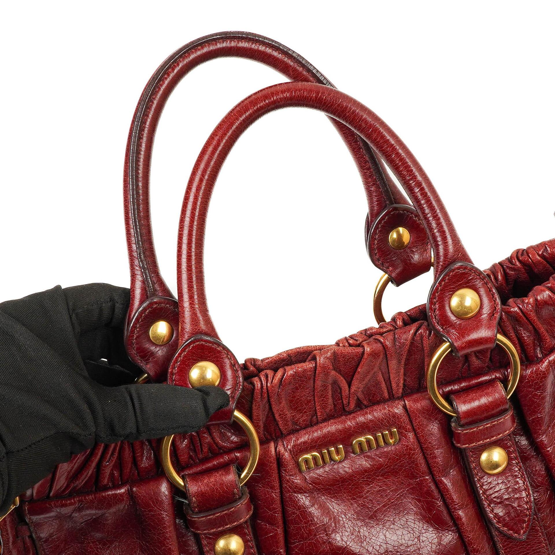Miu Miu Vitello Lux Amaranto Umhängetasche