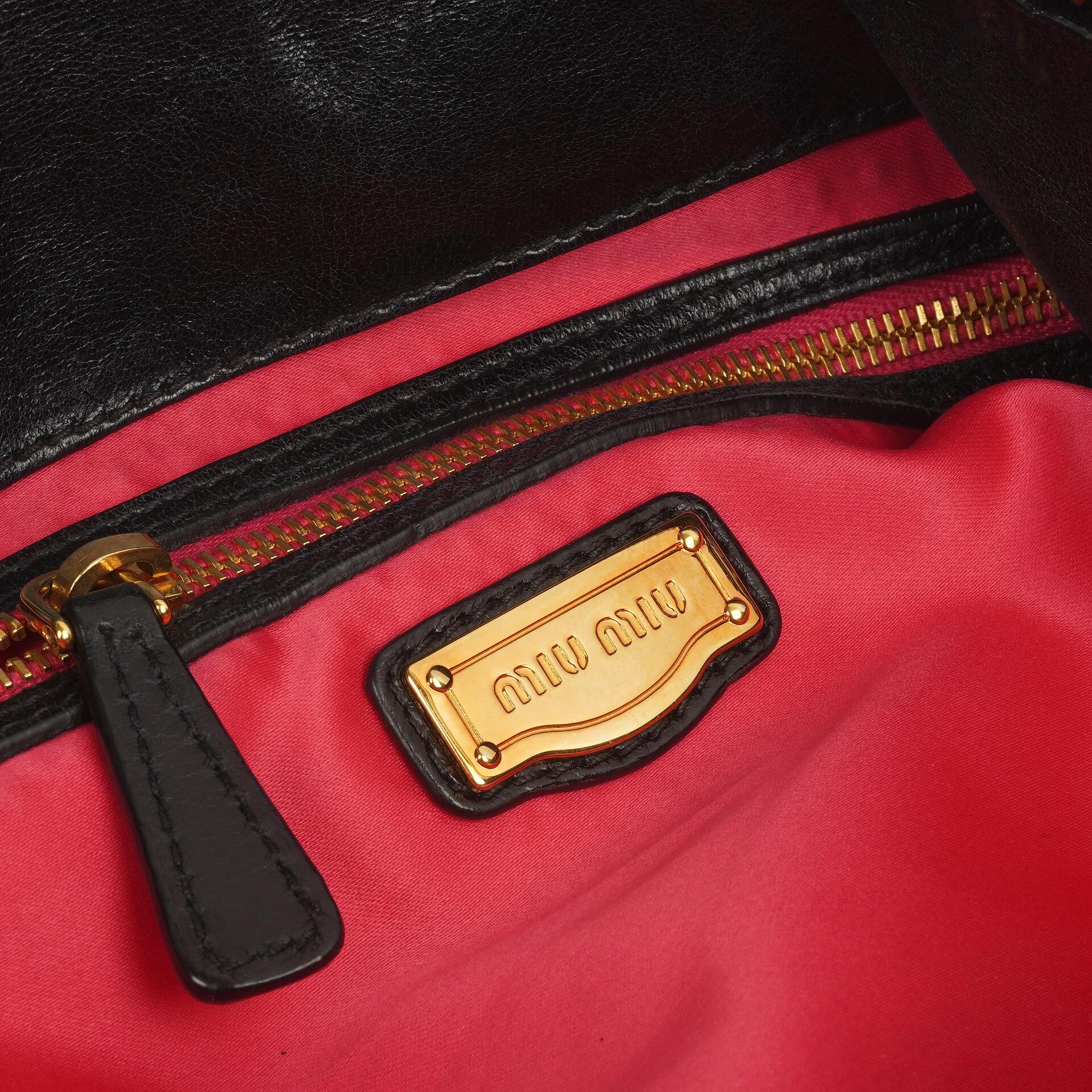 Miu Miu Vitello Lux Schwarze Satchel Tasche