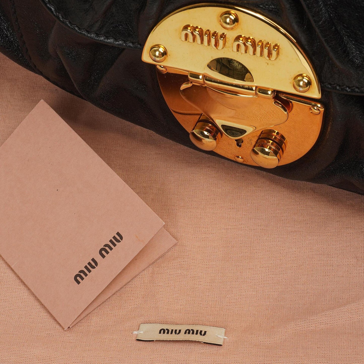Miu Miu Vitello Lux Schwarze Satchel Tasche