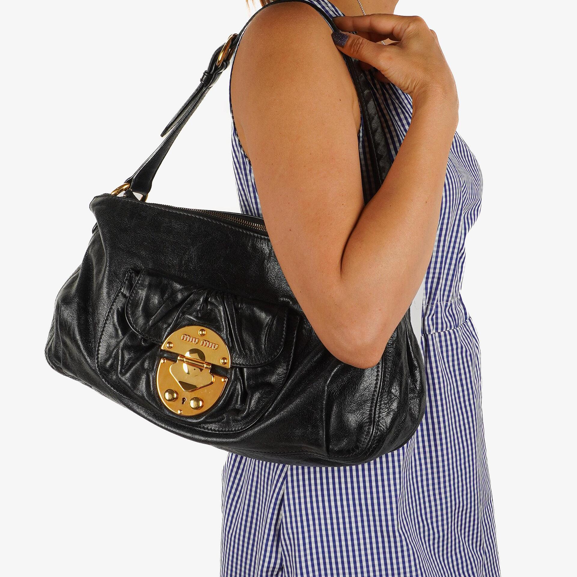 Miu Miu Vitello Lux Schwarze Satchel Tasche