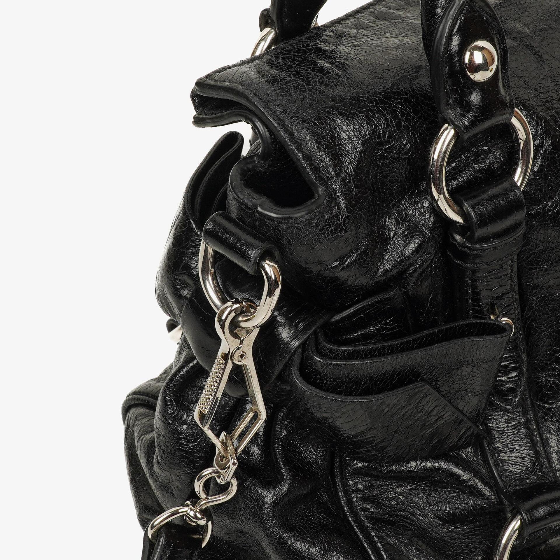 Miu Miu Vitello Lux kleine Bow Satchel-Tasche in Schwarz