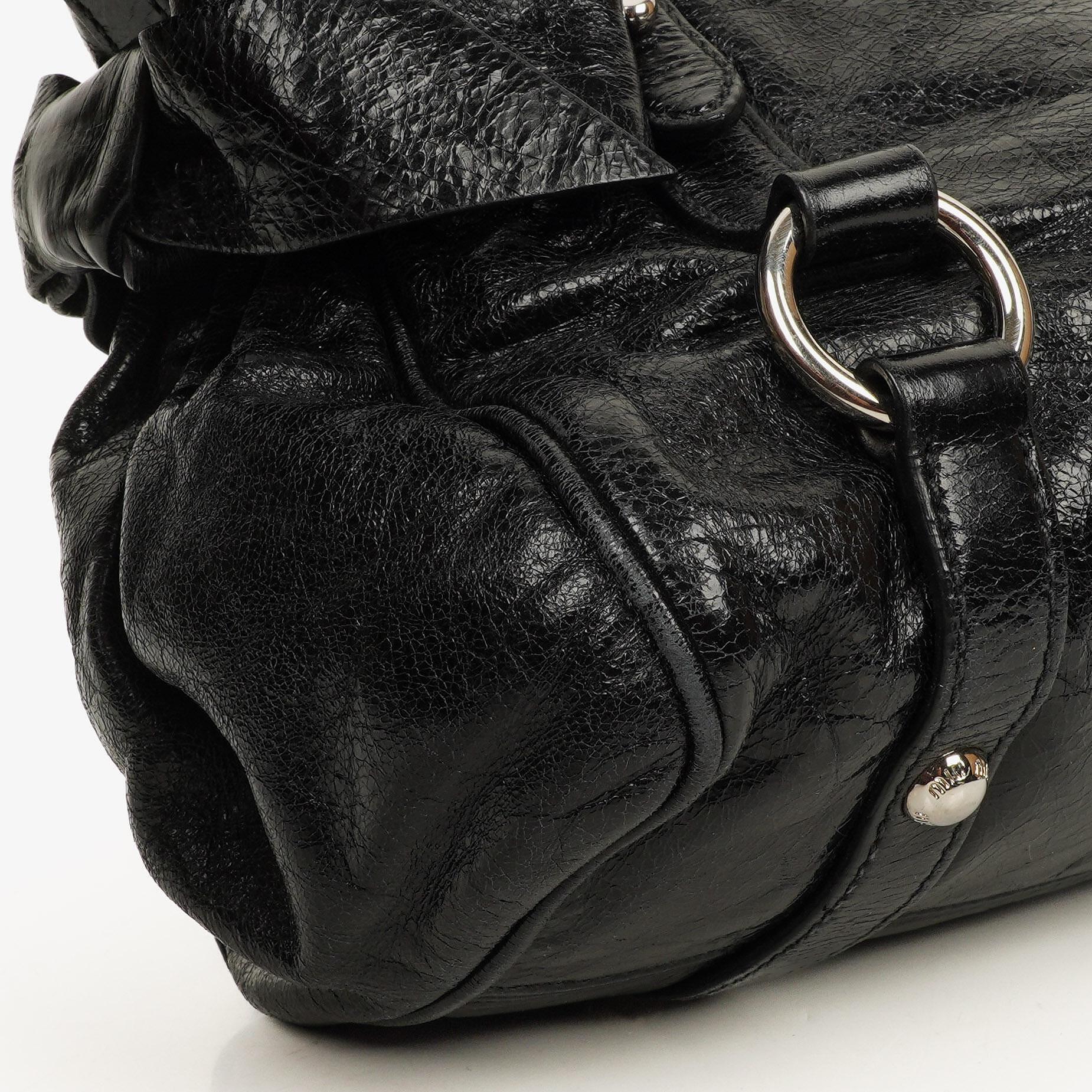 Miu Miu Vitello Lux kleine Bow Satchel-Tasche in Schwarz