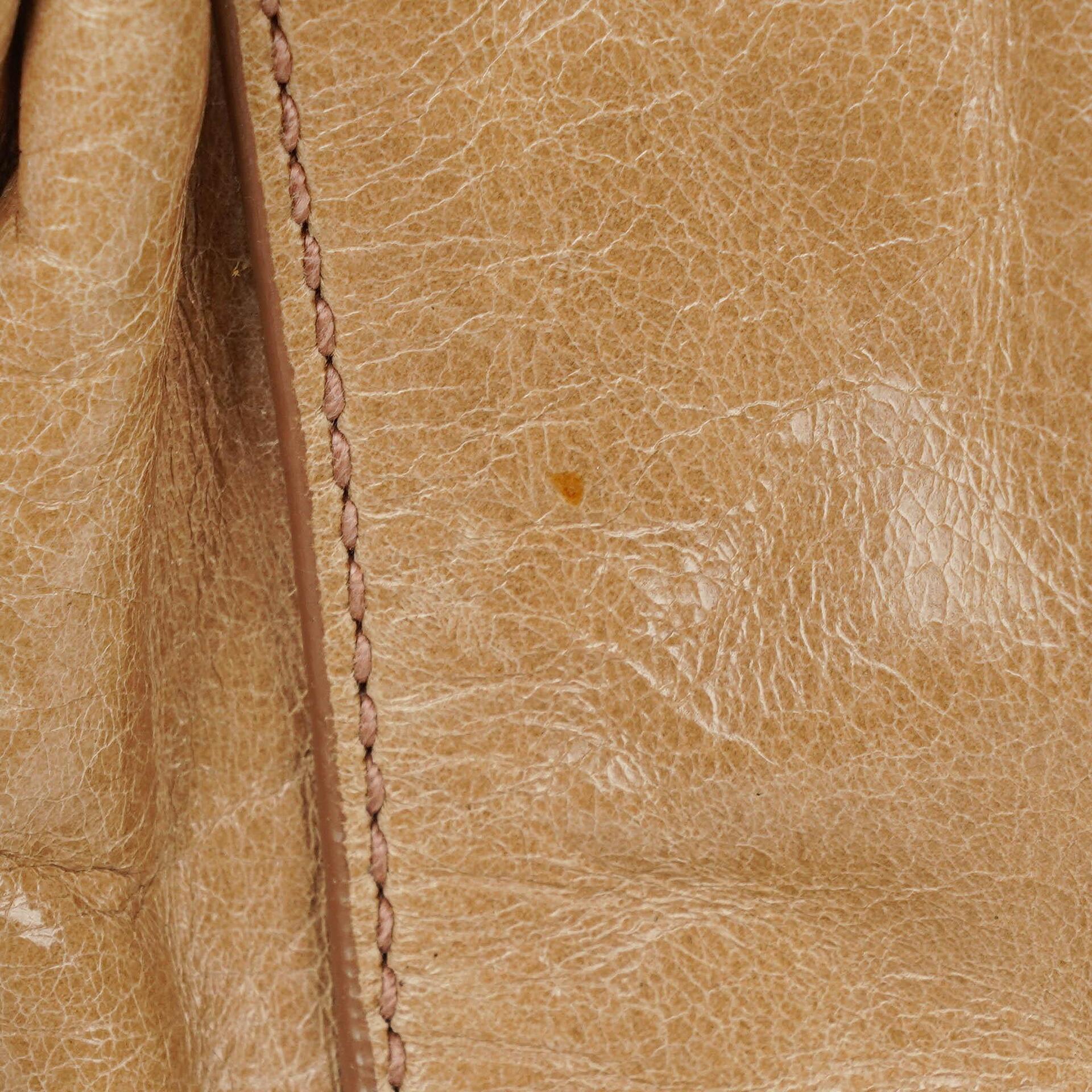 Miu Miu Vitello Lux Satchel Tasche in Cammeo