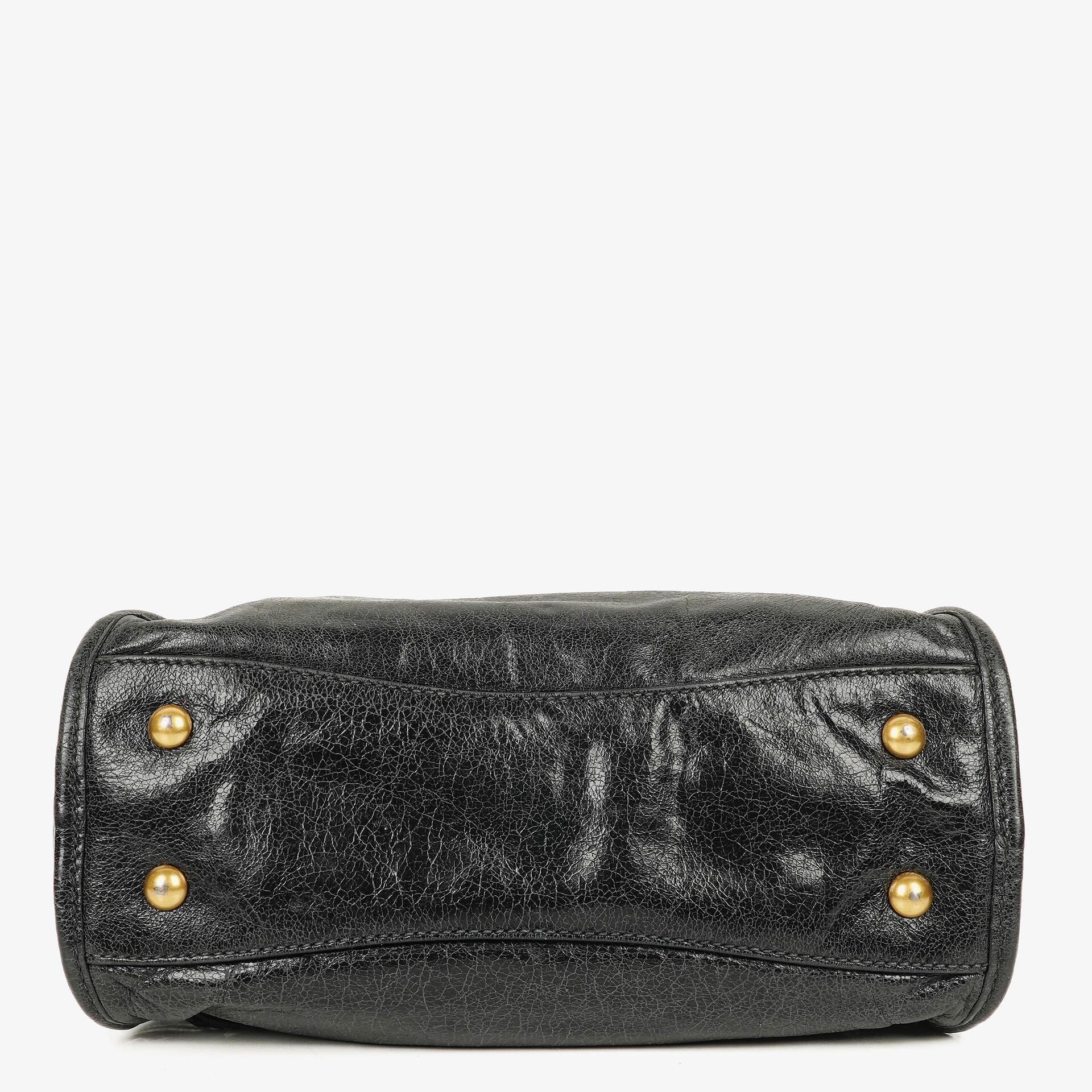 Miu Miu Vitello Lux Kleine Satchel Tasche aus schwarzem Leder