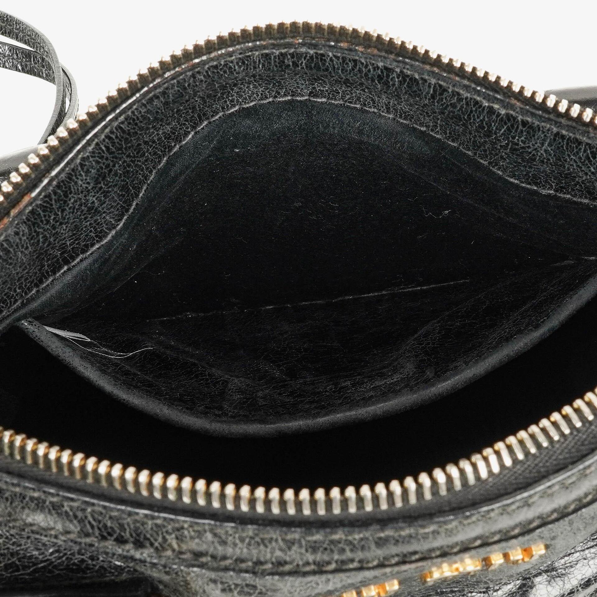 Miu Miu Vitello Lux Kleine Satchel Tasche aus schwarzem Leder