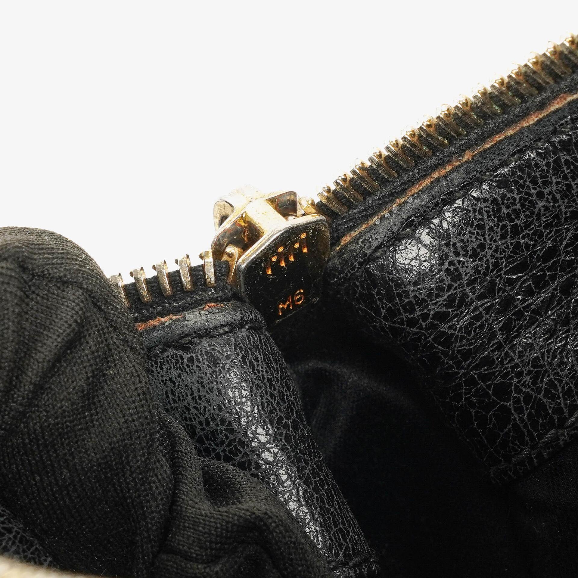Miu Miu Vitello Lux Kleine Satchel Tasche aus schwarzem Leder