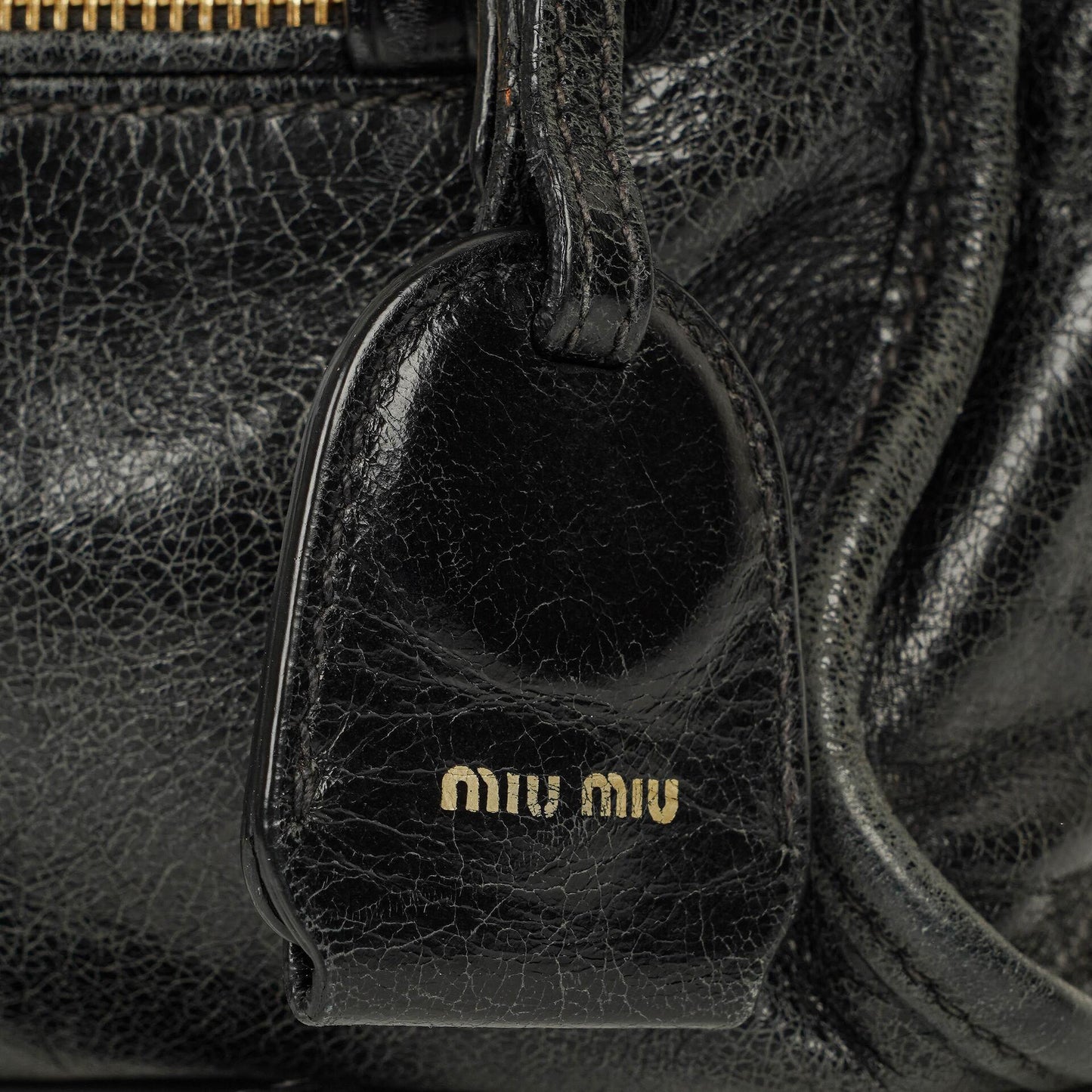 Miu Miu Vitello Lux Kleine Satchel Tasche aus schwarzem Leder