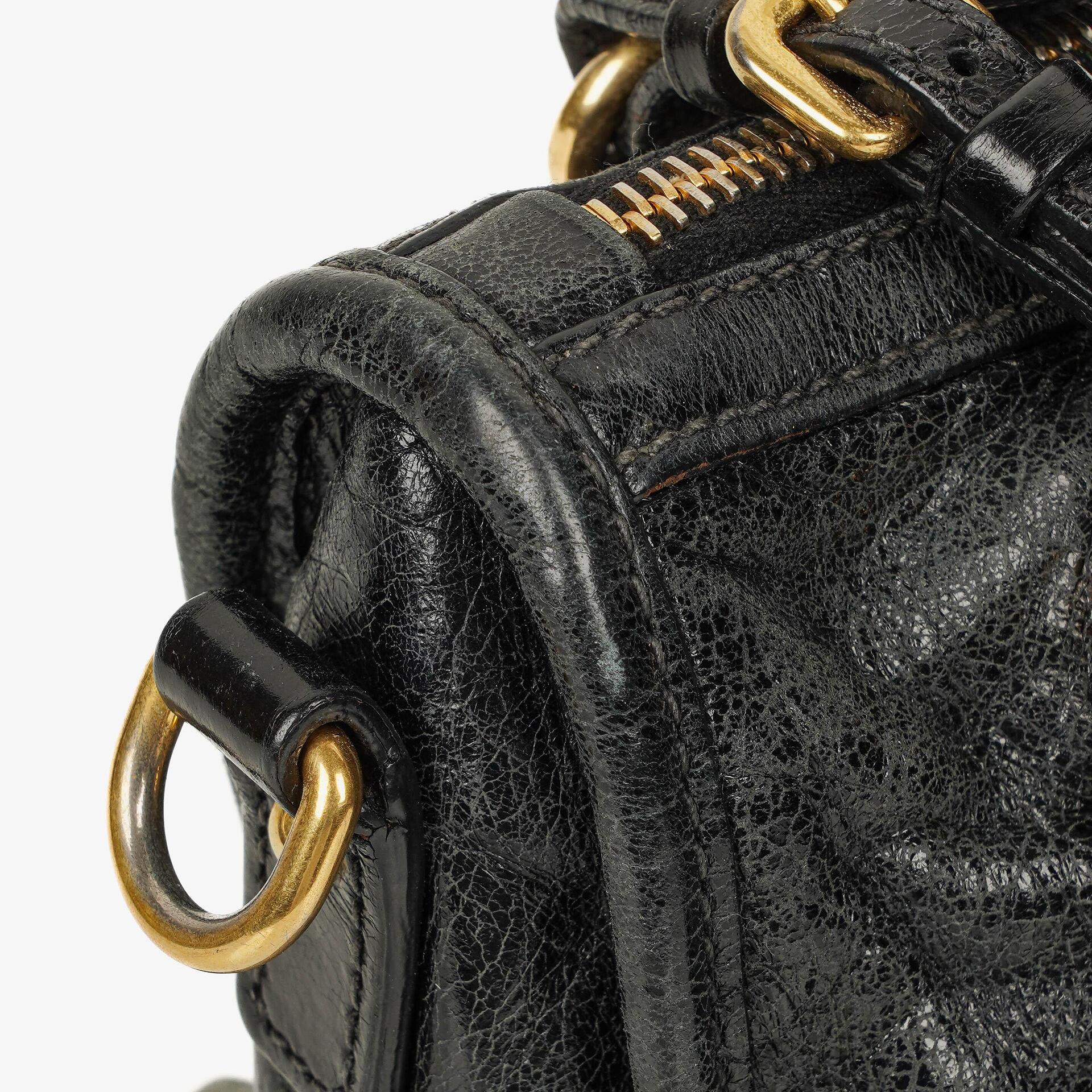Miu Miu Vitello Lux Kleine Satchel Tasche aus schwarzem Leder