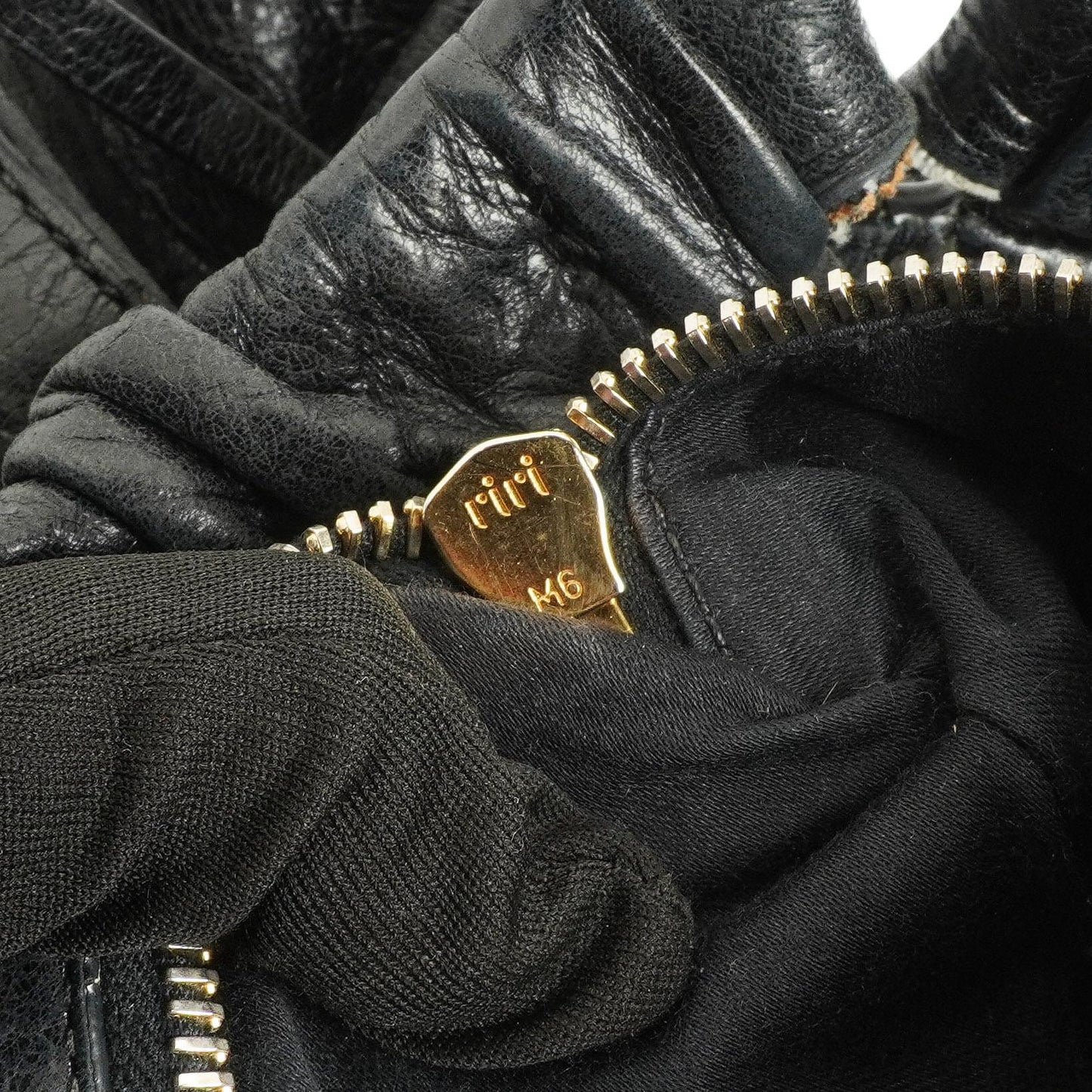 Miu Miu Vitello Shine Satchel Tasche Schwarz