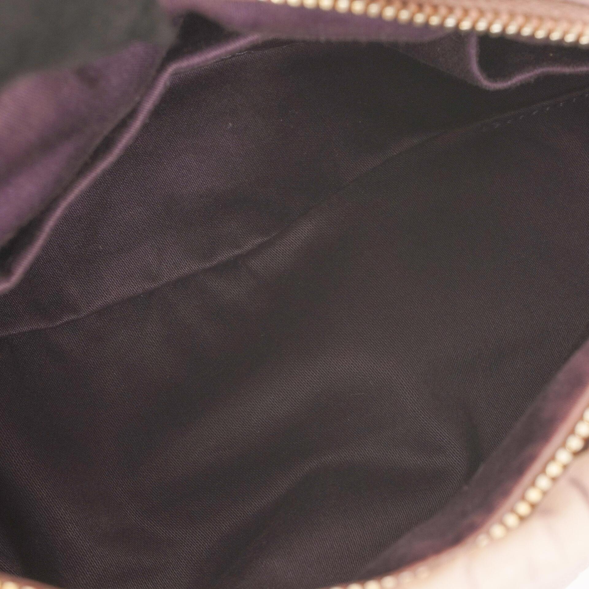 Miu Miu Vitello Shine Mughetto Crossbody Clutch Tasche
