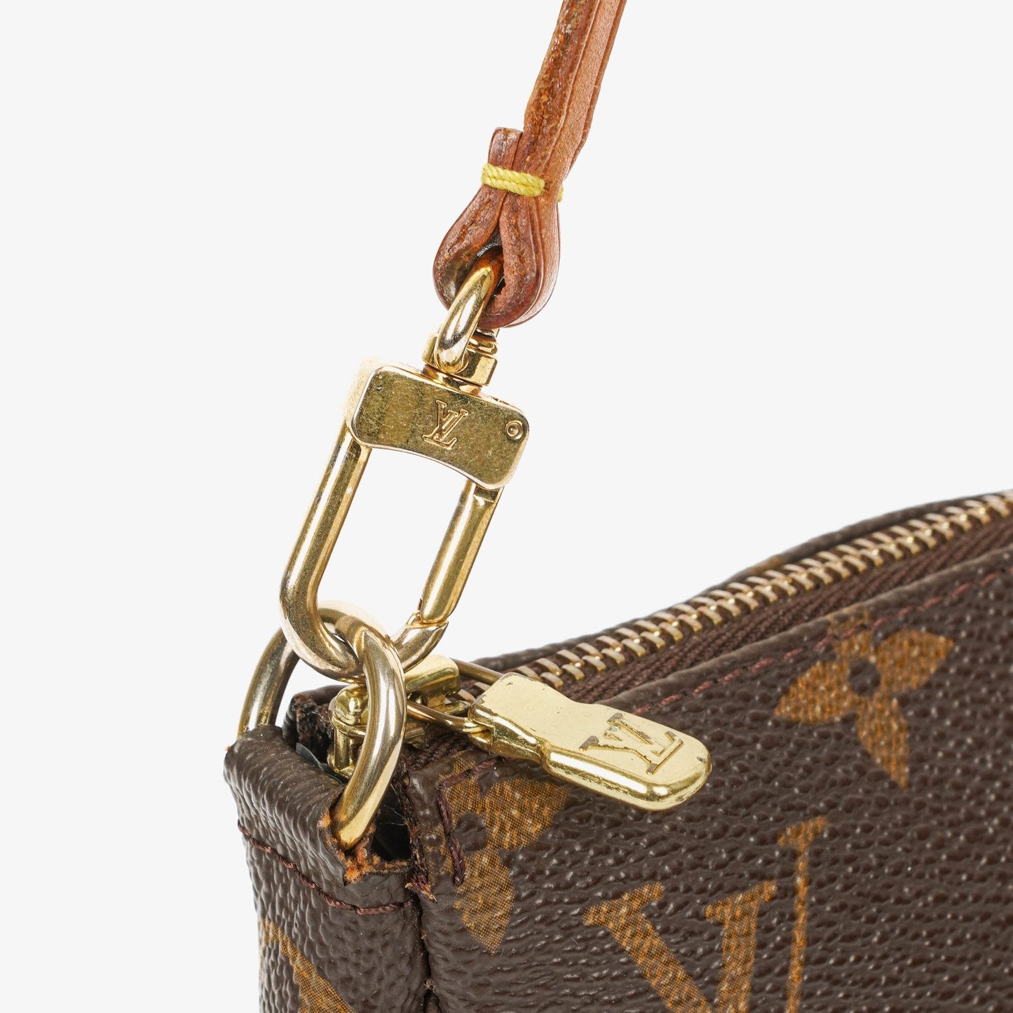 Louis Vuitton Pochette Accessoires Clutch aus Monogram Canvas