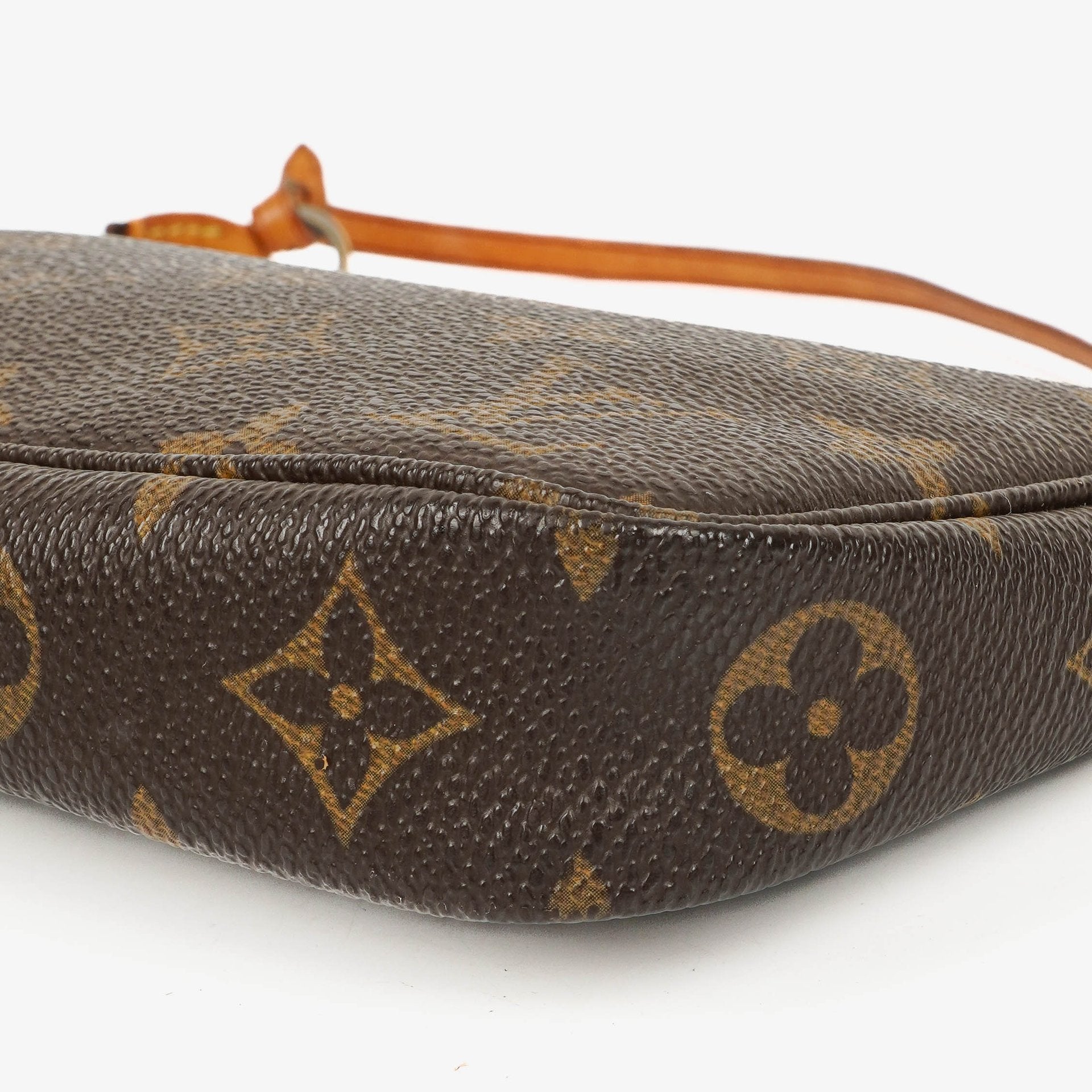 Louis Vuitton Pochette Accessoires Monogram Canvas Clutch