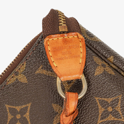 Louis Vuitton Pochette Accessoires Monogram Canvas Clutch