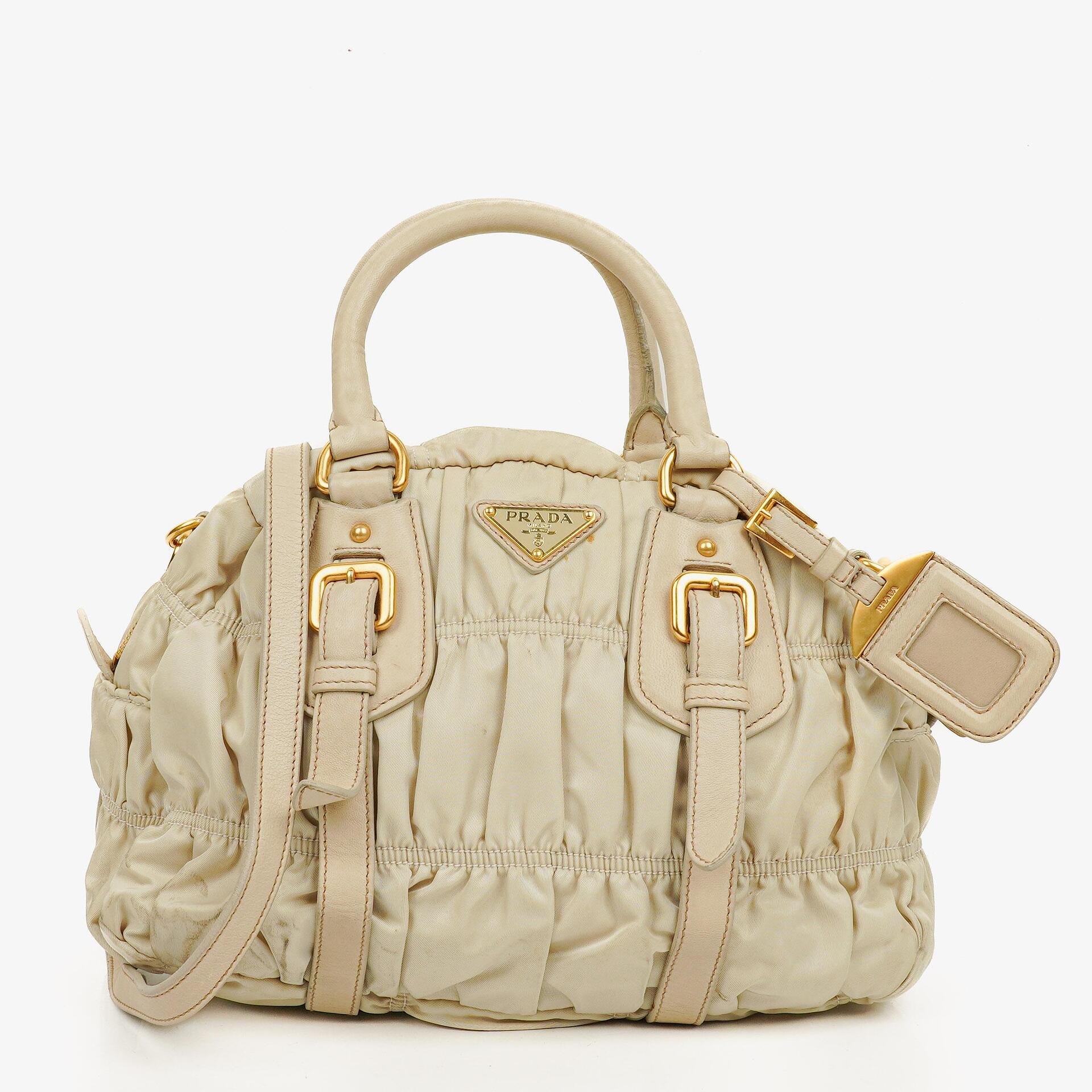 Prada Gaufre Satchel-Tasche aus beigem Nylon mit Reißverschluss