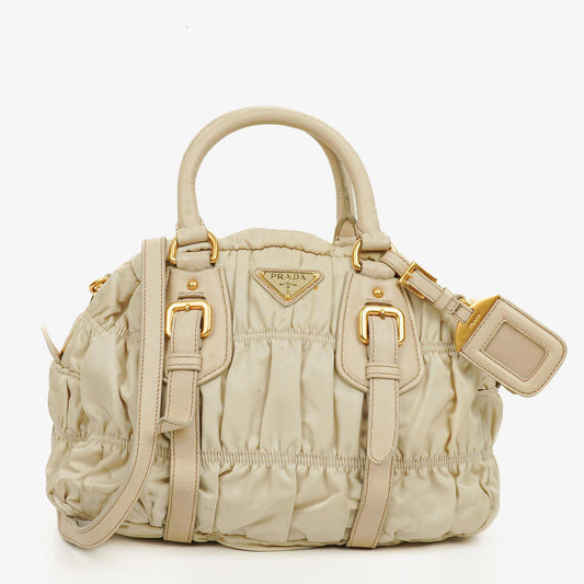 Prada Gaufre Satchel-Tasche aus beigem Nylon mit Reißverschluss