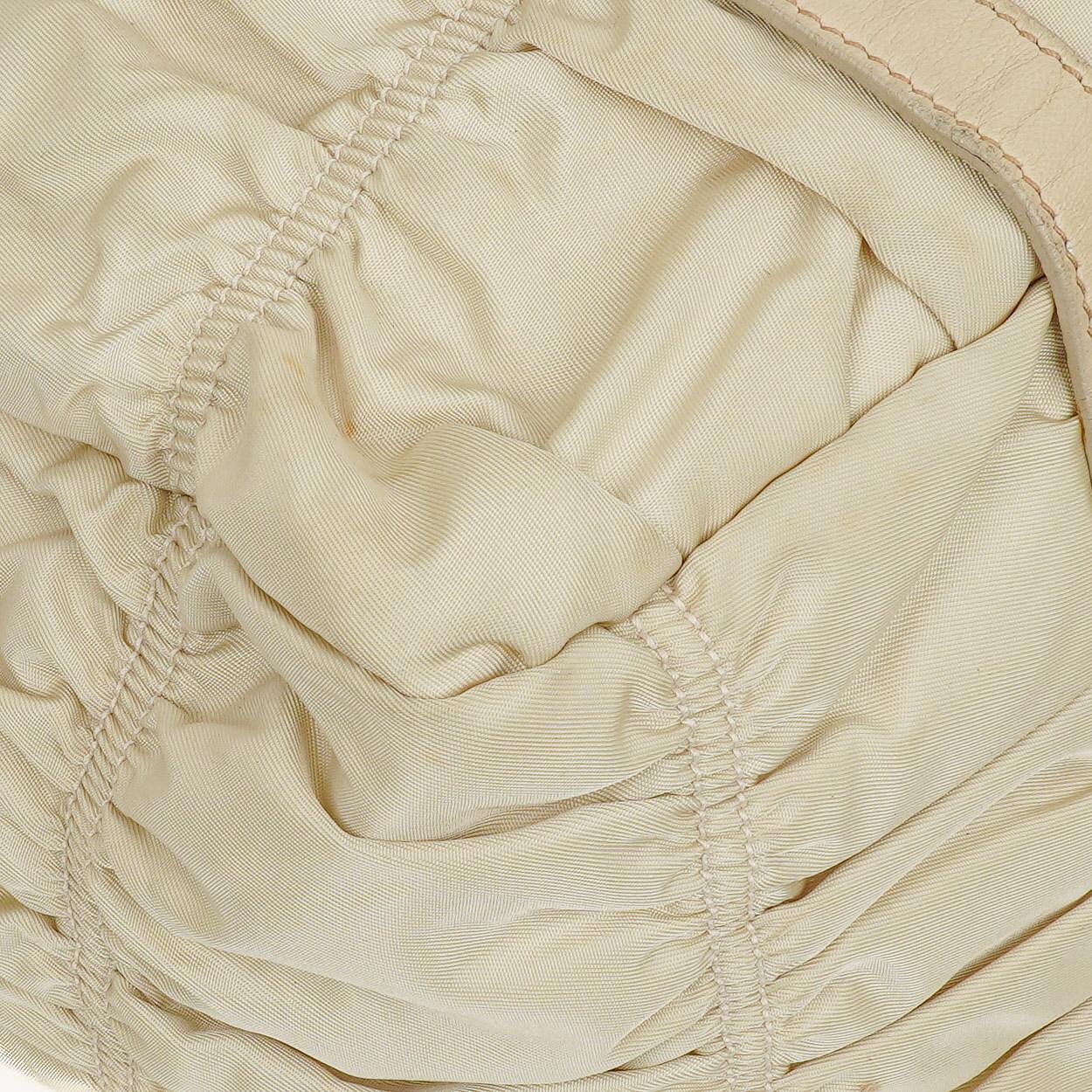 Prada Gaufre Satchel-Tasche aus beigem Nylon mit Reißverschluss