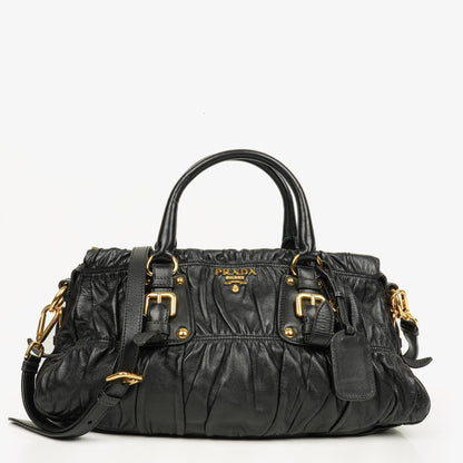 Prada Nappa Gaufre Leder Satchel Tasche in Schwarz