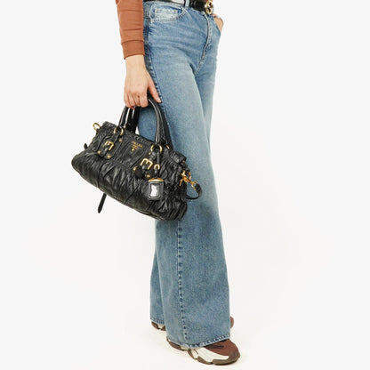 Prada Nappa Gaufre Leder Satchel Tasche in Schwarz