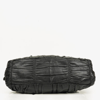 Prada Nappa Gaufre Leder Satchel Tasche in Schwarz