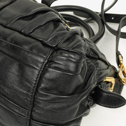Prada Nappa Gaufre Leder Satchel Tasche in Schwarz