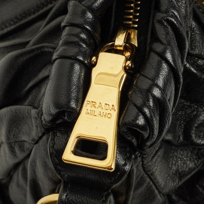 Prada Nappa Gaufre Leder Satchel Tasche in Schwarz