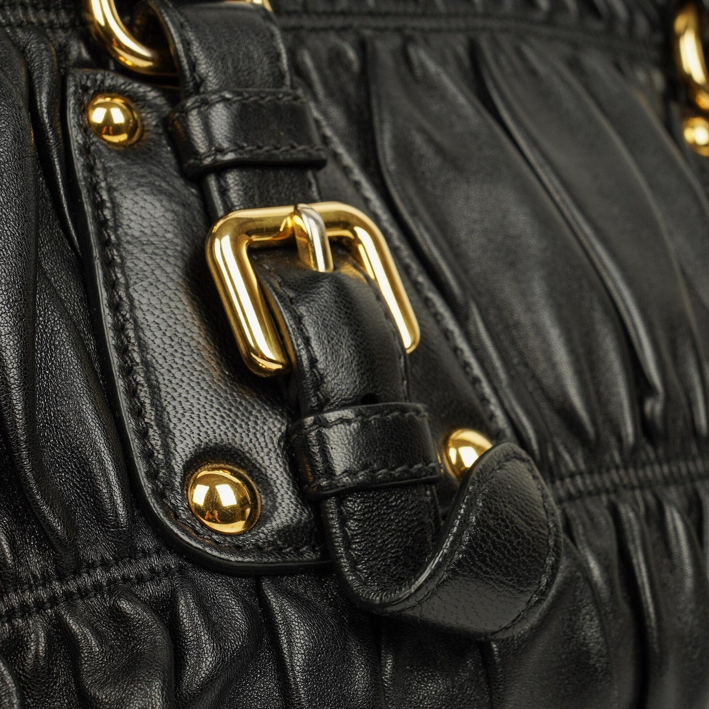 Prada Nappa Gaufre Leder Satchel Tasche in Schwarz