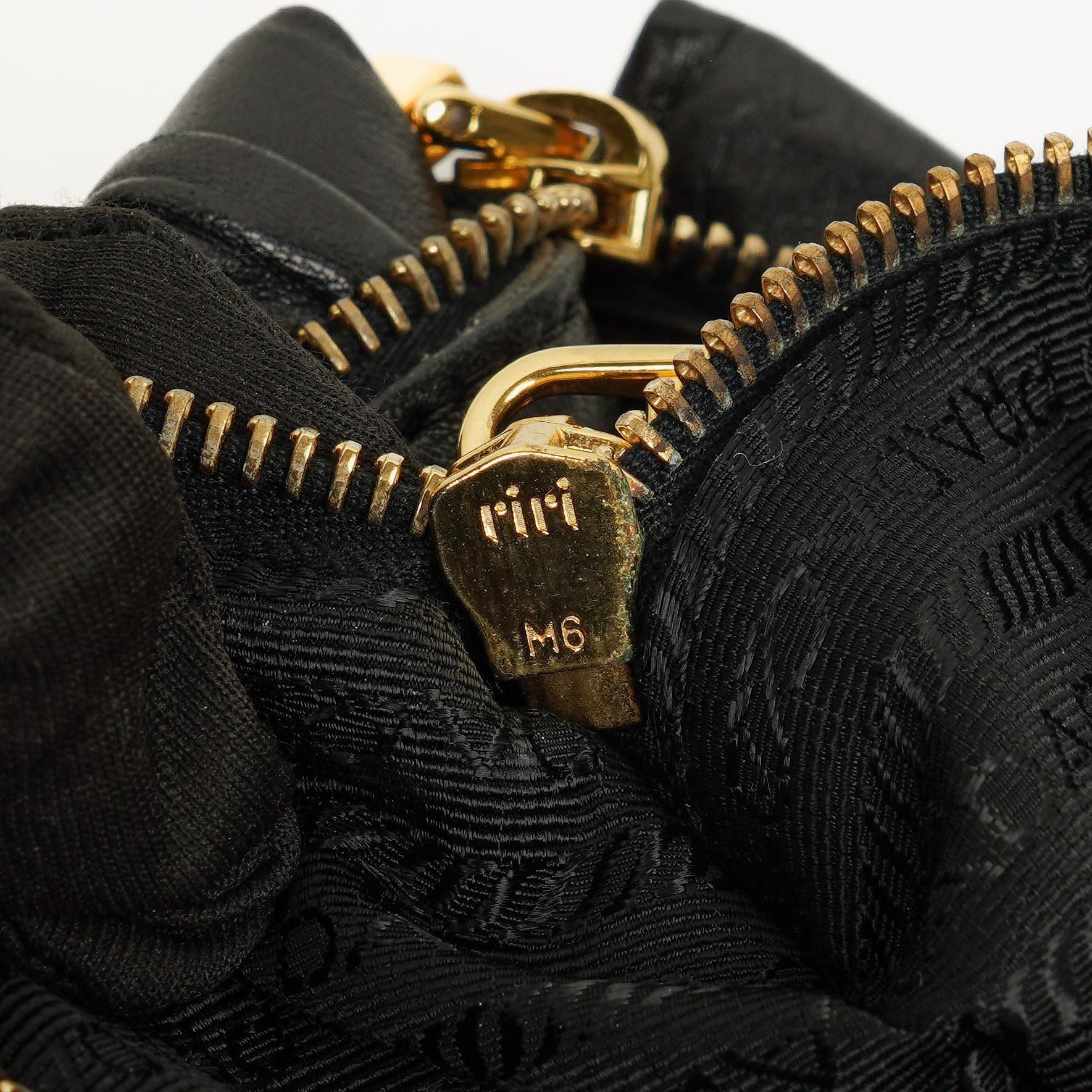 Prada Nappa Gaufre Leder Satchel Tasche in Schwarz