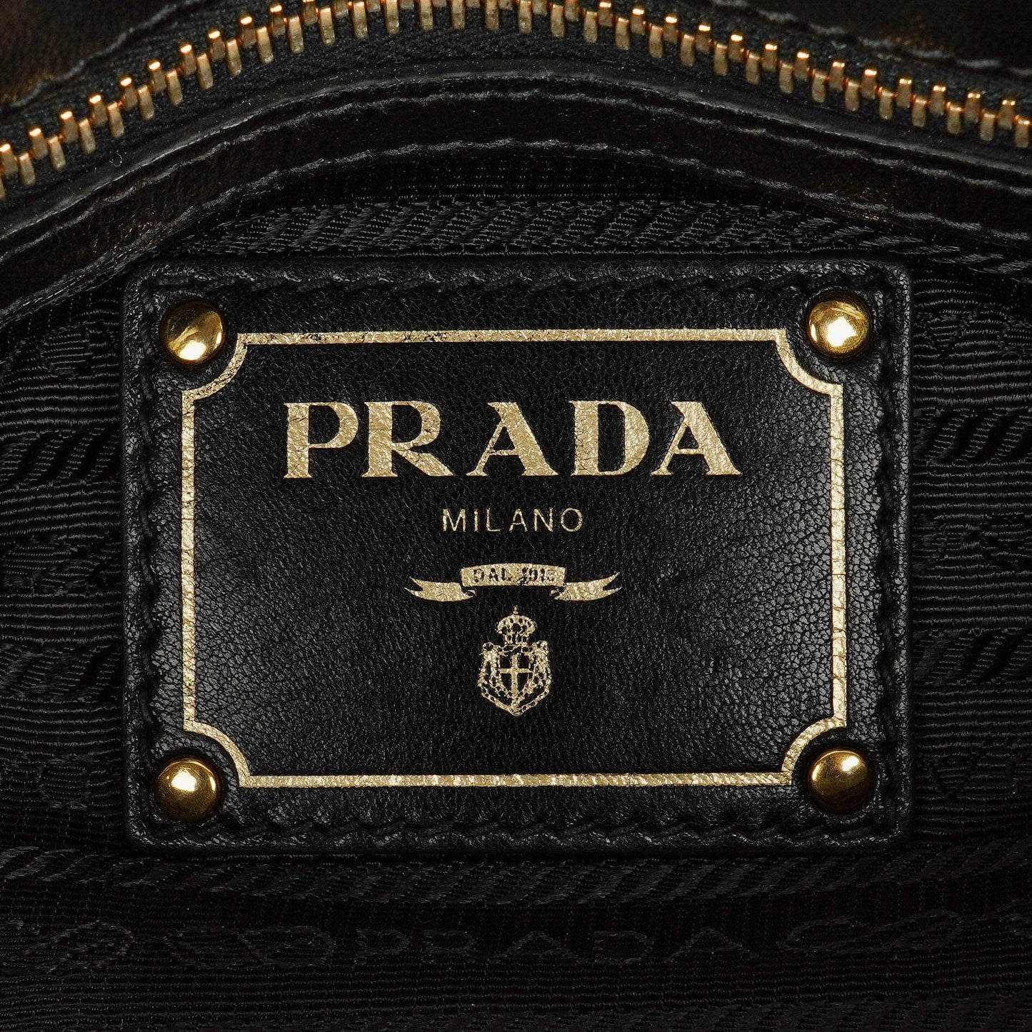 Prada Nappa Gaufre Leder Satchel Tasche in Schwarz