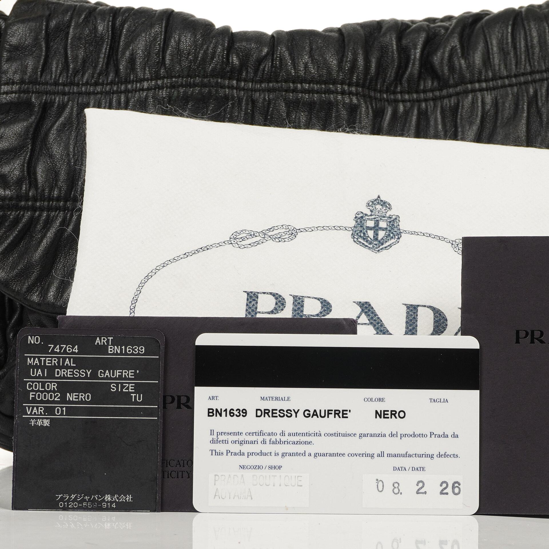 Prada Schwarze Nero Elegante Gaufre Klapptasche