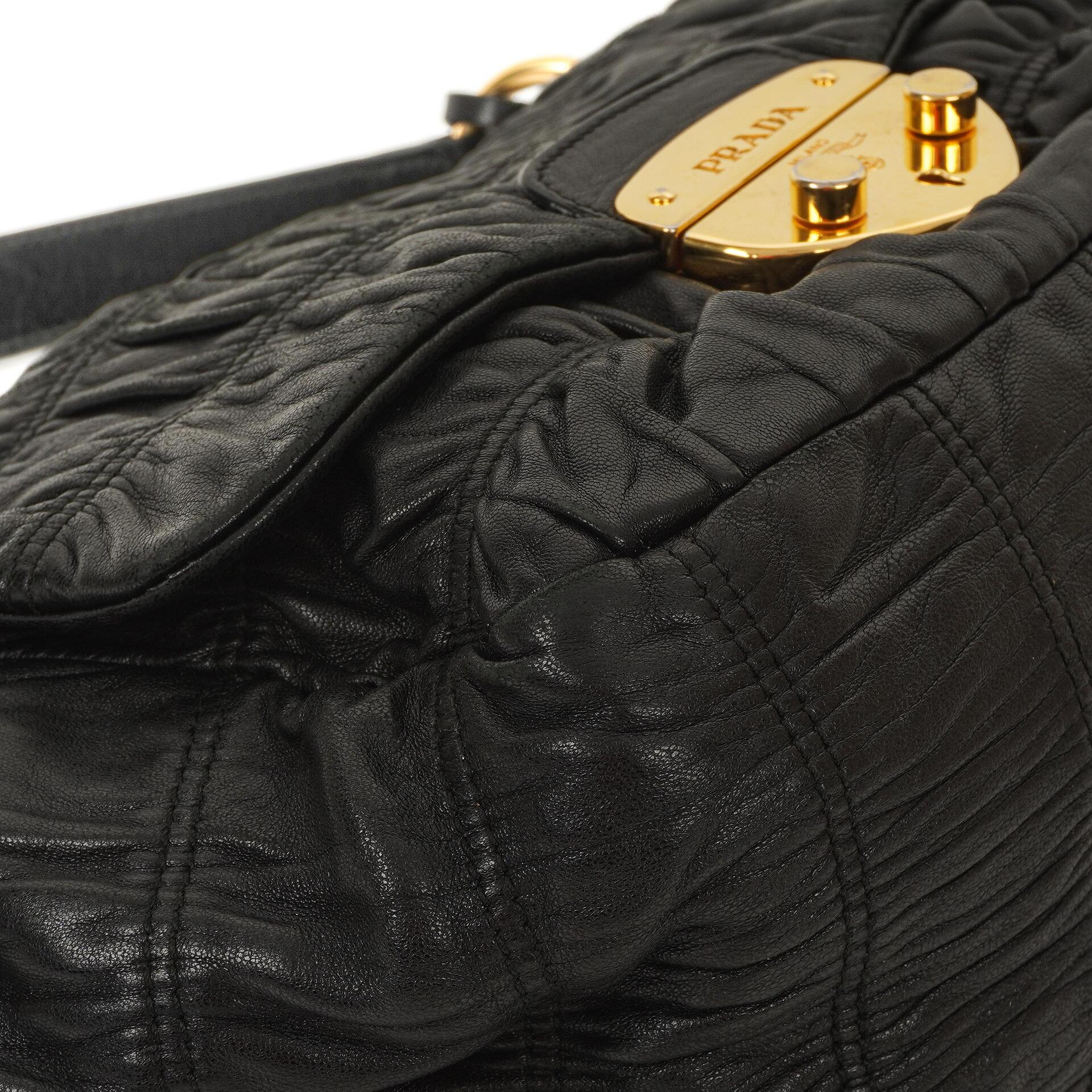 Prada Schwarze Nero Elegante Gaufre Klapptasche
