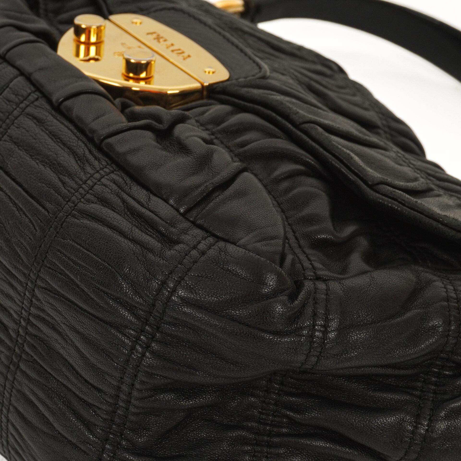 Prada Schwarze Nero Elegante Gaufre Klapptasche