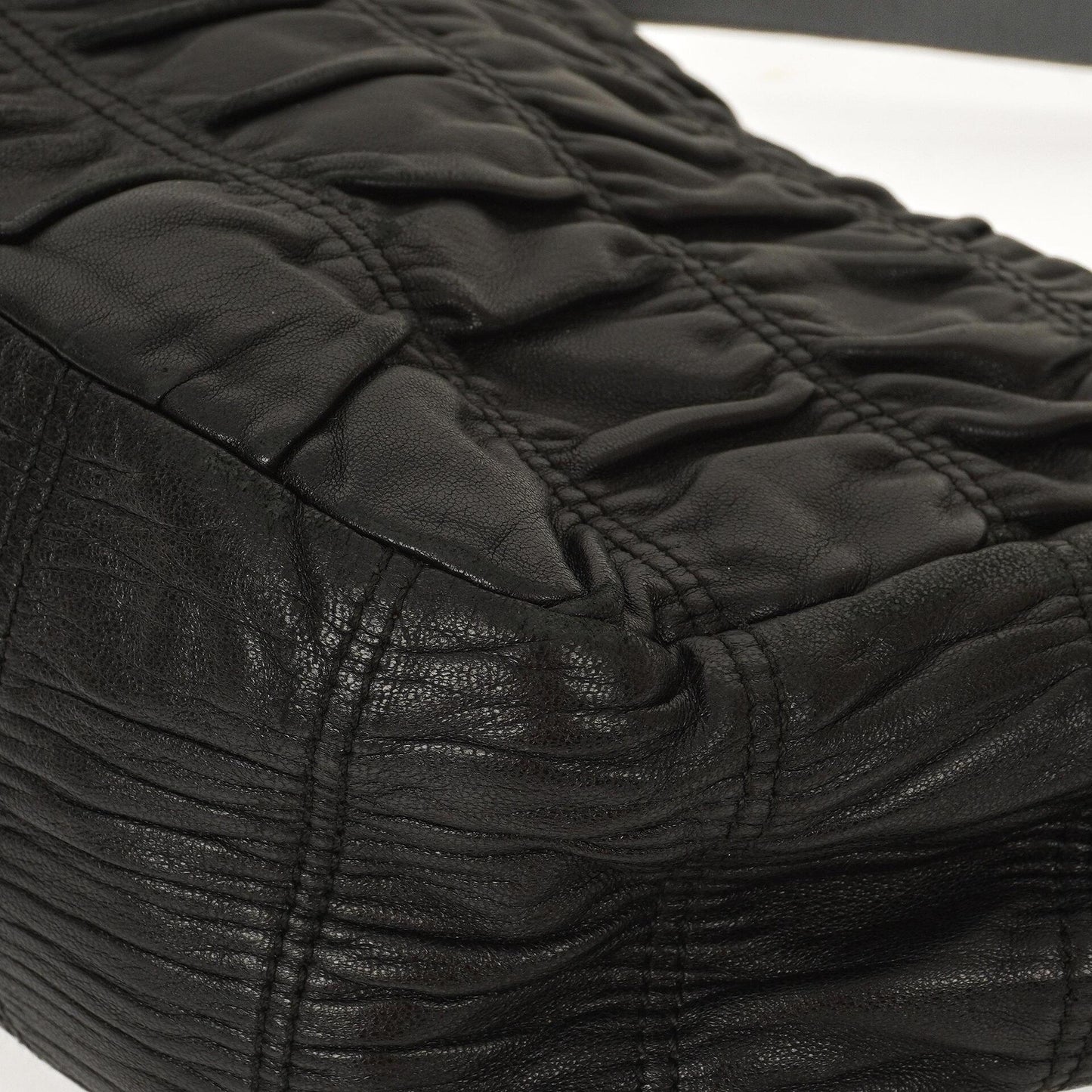 Prada Schwarze Nero Elegante Gaufre Klapptasche