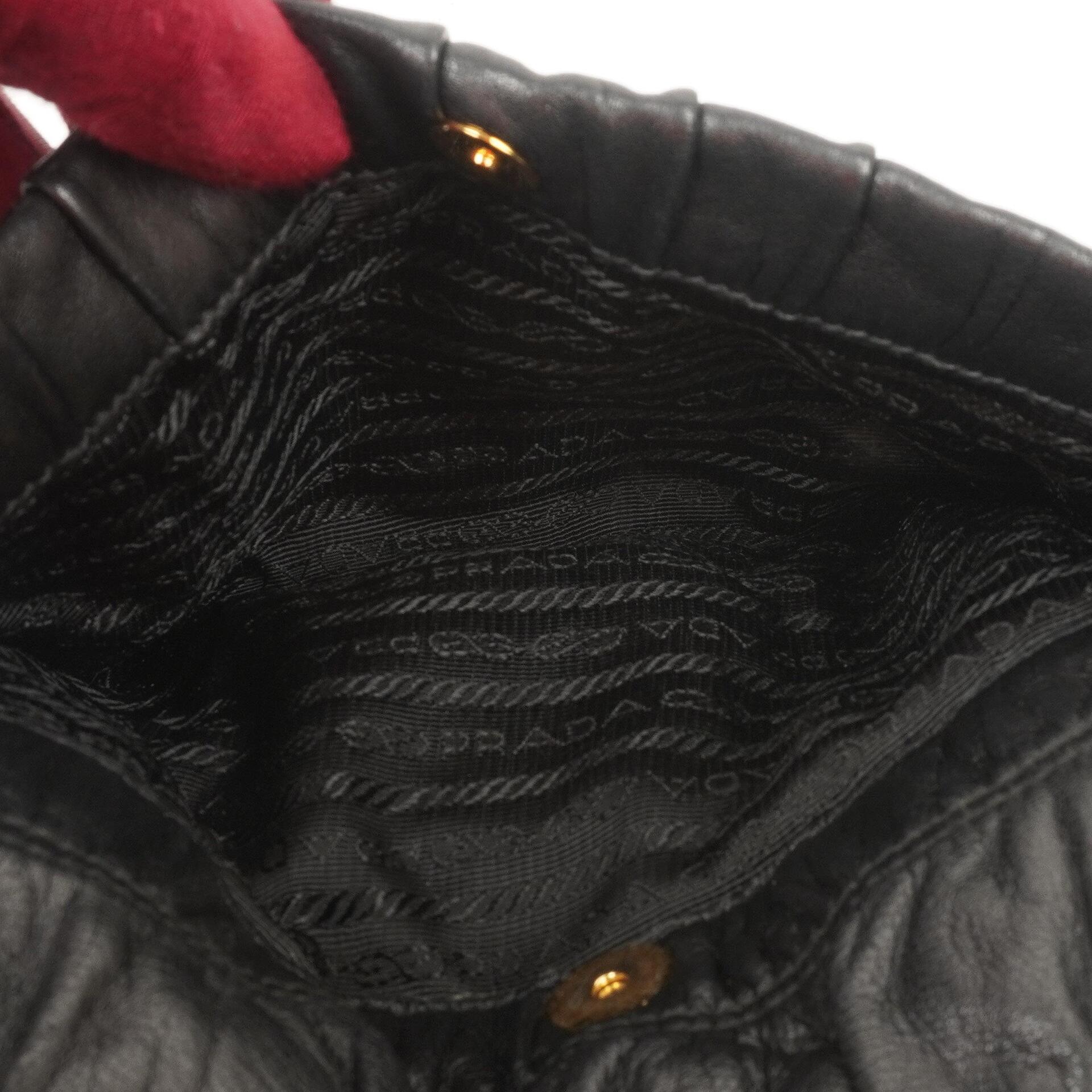 Prada Schwarze Nero Elegante Gaufre Klapptasche