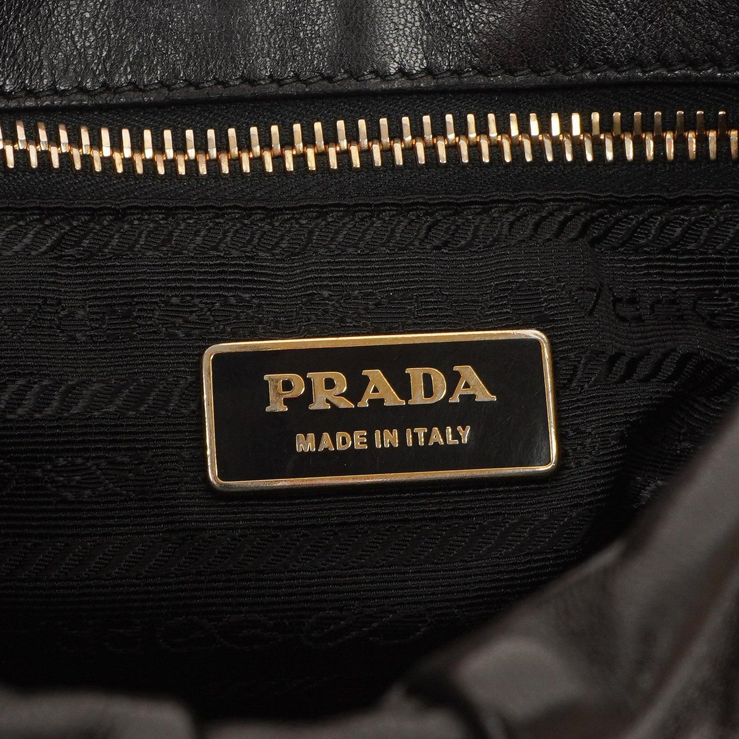 Prada Schwarze Nero Elegante Gaufre Klapptasche