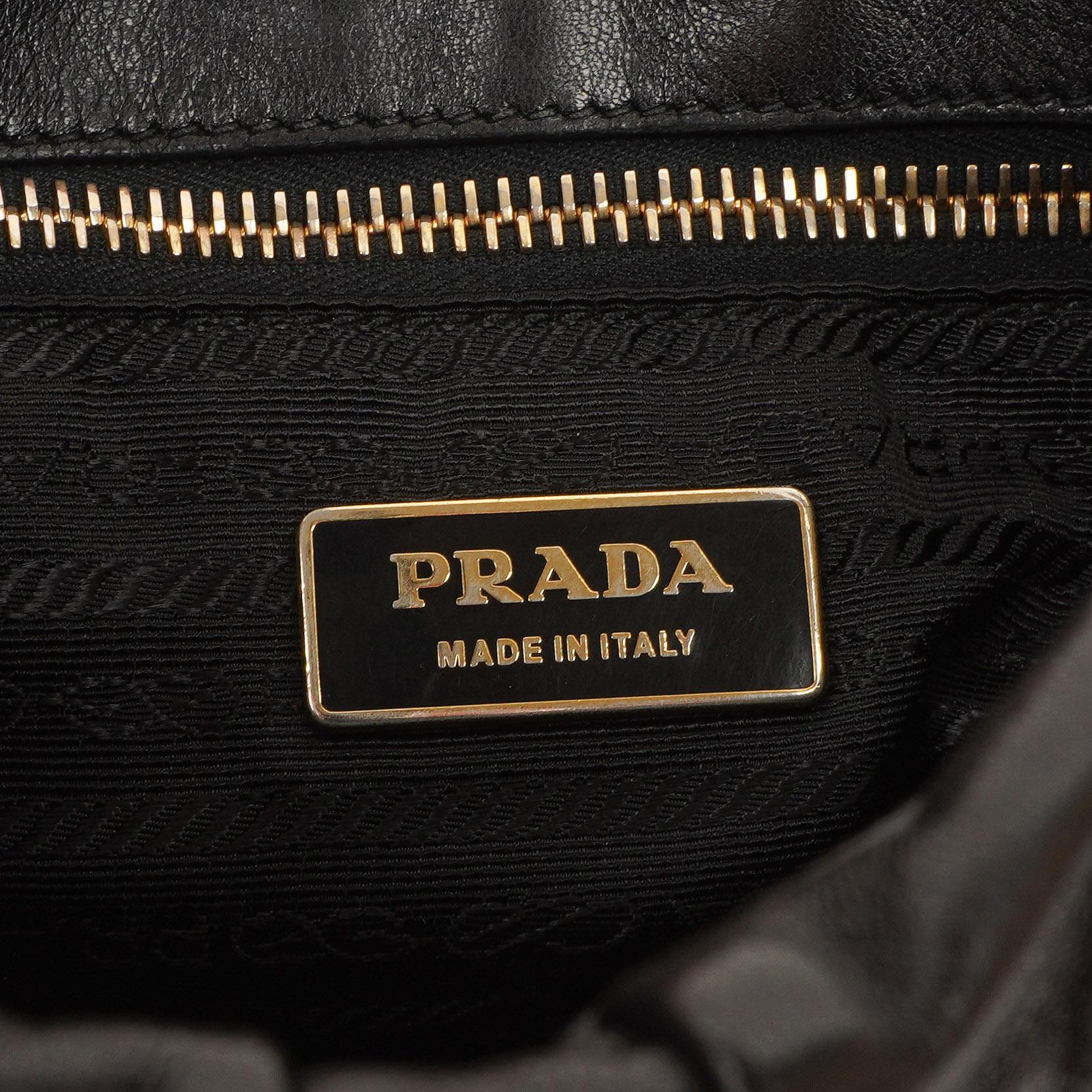 Prada Schwarze Nero Elegante Gaufre Klapptasche