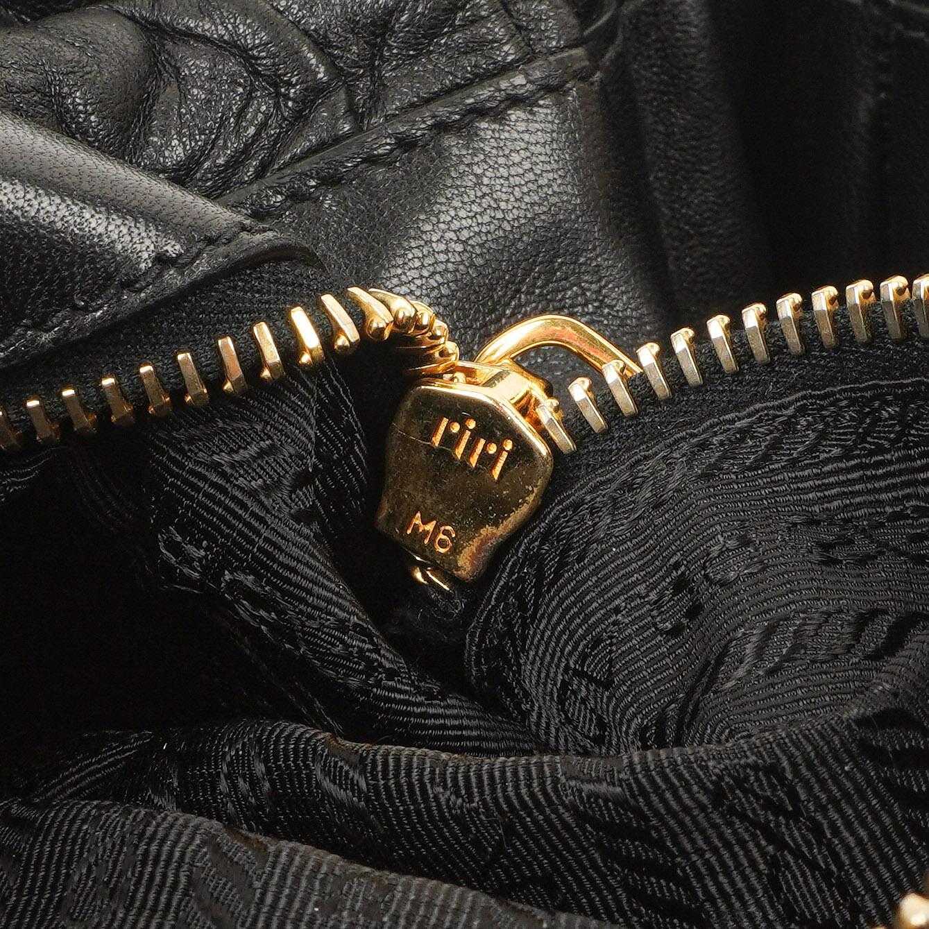 Prada Schwarze Nero Elegante Gaufre Klapptasche