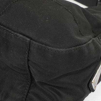 Prada Schwarze Nylon Emaillierte Metall Dreieck Obergriff Schultertasche