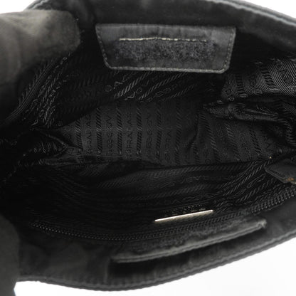 Prada Schwarze Nylon Emaillierte Metall Dreieck Obergriff Schultertasche