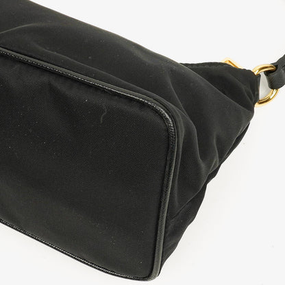 Prada Schultertasche aus schwarzem Tessuto und Saffiano-Leder