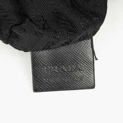 Prada Schultertasche aus schwarzem Tessuto und Saffiano-Leder