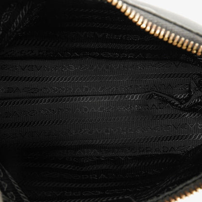 Prada Schultertasche aus schwarzem Tessuto und Saffiano-Leder