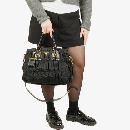 Prada Tessuto Gaufre Tasche aus schwarzem Nylon