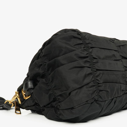 Prada Tessuto Gaufre Tasche aus schwarzem Nylon
