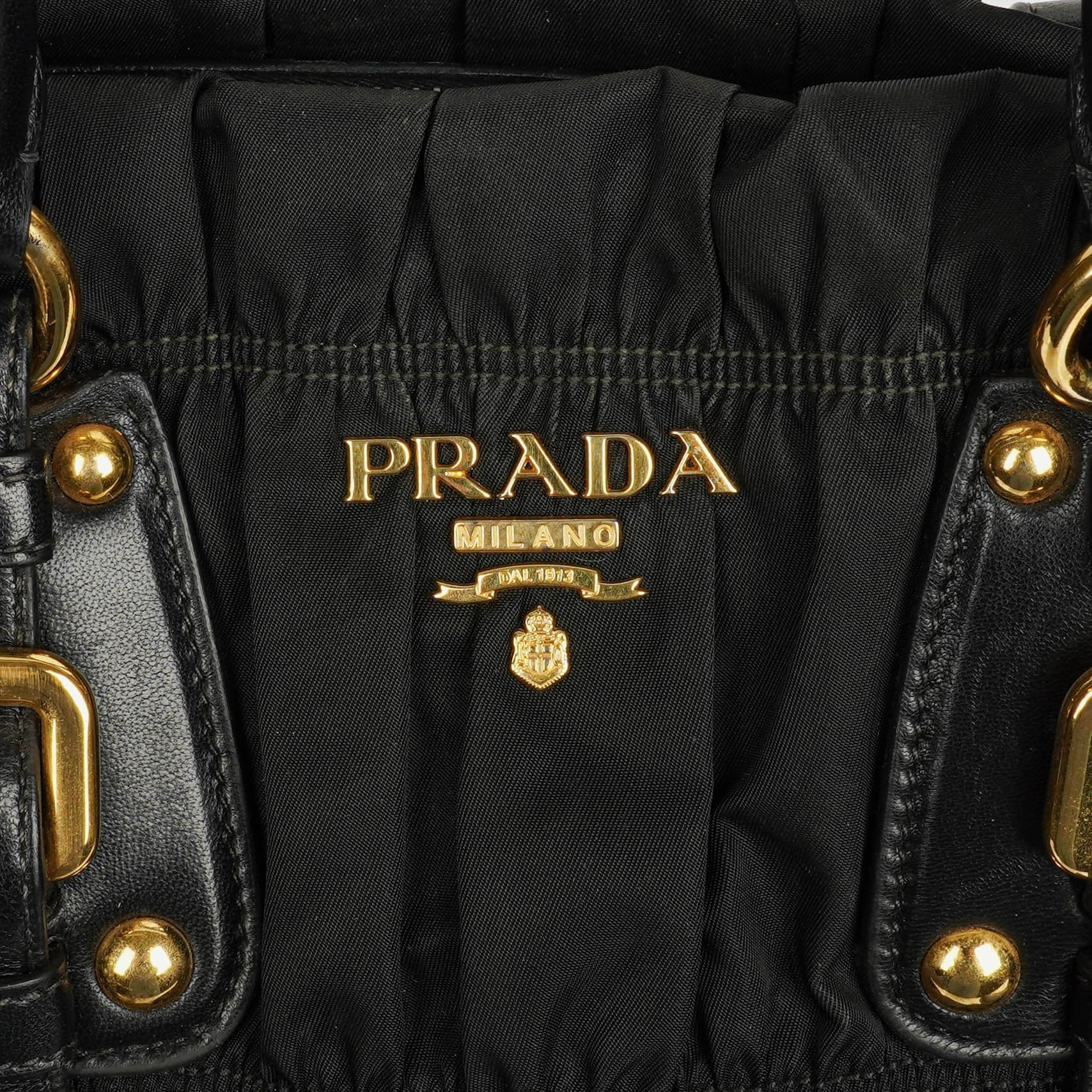 Prada Tessuto Gaufre Tasche aus schwarzem Nylon