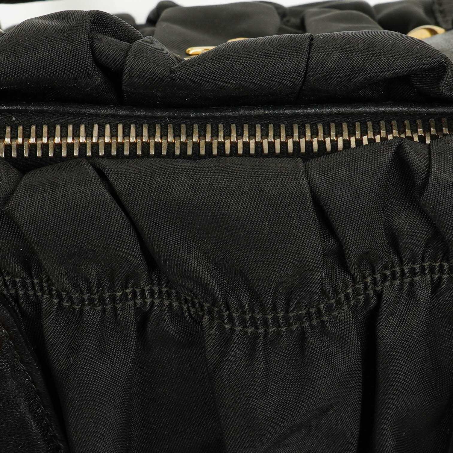 Prada Tessuto Gaufre Tasche aus schwarzem Nylon