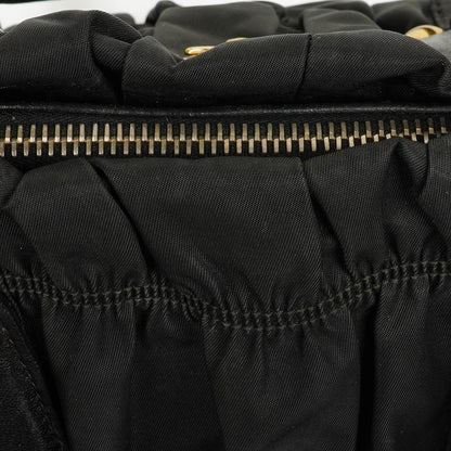 Prada Tessuto Gaufre Tasche aus schwarzem Nylon