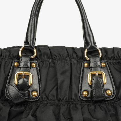 Prada Tessuto Gaufre Tasche aus schwarzem Nylon