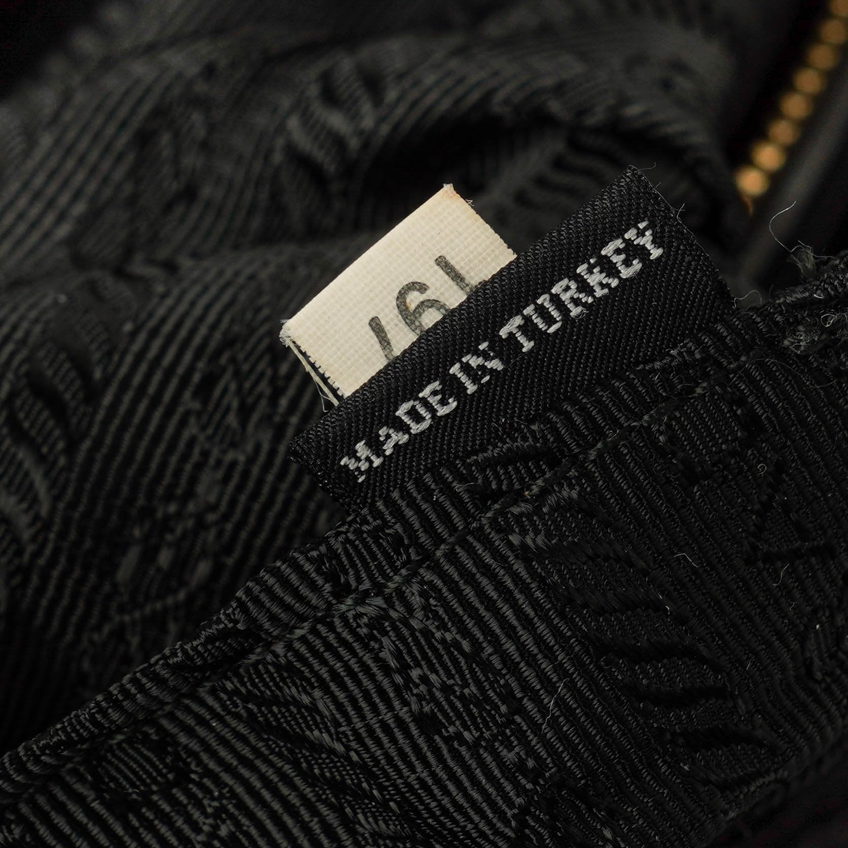 Prada Tessuto Gaufre Tasche aus schwarzem Nylon