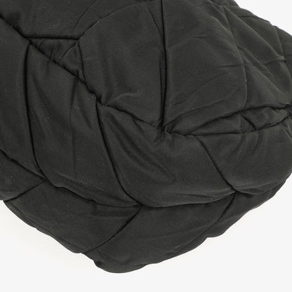 Prada schwarze Chevron-gesteppte Schultertasche aus Tessuto Nylon