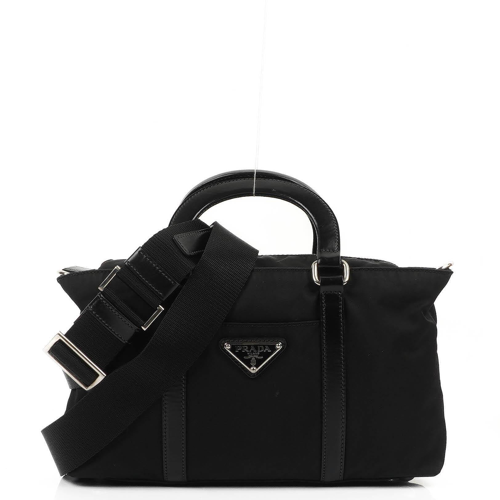Prada Schultertasche aus schwarzem Tessuto Nylon